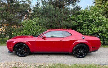 Dodge Challenger III рестайлинг 2, 2016 год, 3 300 000 рублей, 4 фотография