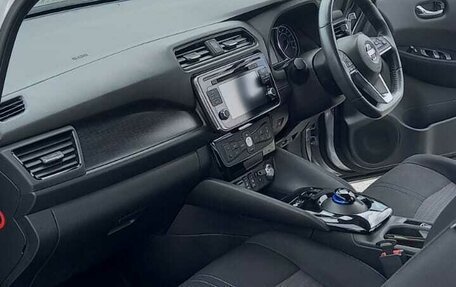 Nissan Leaf II, 2018 год, 1 400 000 рублей, 8 фотография