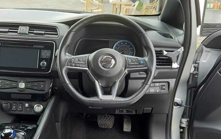 Nissan Leaf II, 2018 год, 1 400 000 рублей, 9 фотография