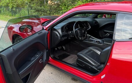 Dodge Challenger III рестайлинг 2, 2016 год, 3 300 000 рублей, 9 фотография
