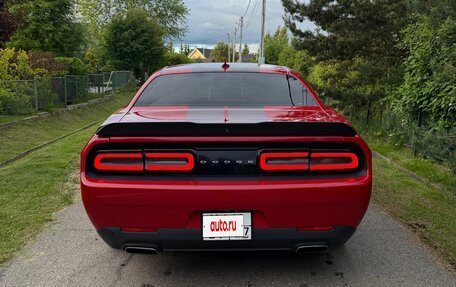 Dodge Challenger III рестайлинг 2, 2016 год, 3 300 000 рублей, 6 фотография