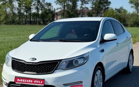 KIA Rio III рестайлинг, 2016 год, 1 080 000 рублей, 1 фотография