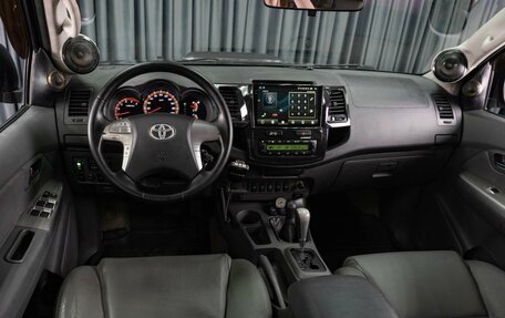 Toyota Hilux VII, 2013 год, 2 675 000 рублей, 6 фотография