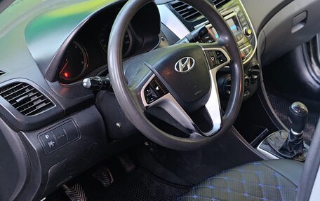 Hyundai Solaris II рестайлинг, 2014 год, 390 000 рублей, 14 фотография