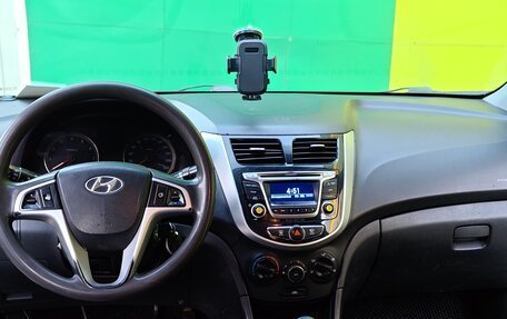 Hyundai Solaris II рестайлинг, 2014 год, 390 000 рублей, 17 фотография