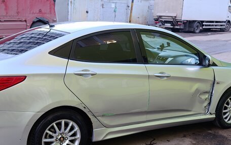 Hyundai Solaris II рестайлинг, 2014 год, 390 000 рублей, 18 фотография