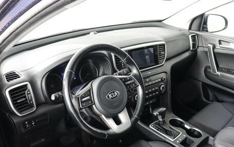 KIA Sportage IV рестайлинг, 2018 год, 1 999 000 рублей, 10 фотография