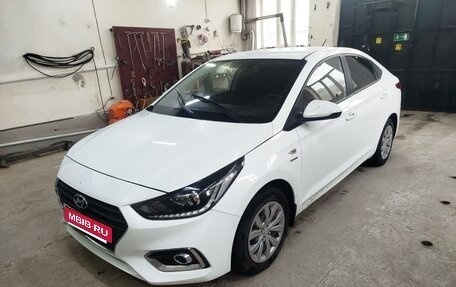 Hyundai Solaris II рестайлинг, 2019 год, 850 000 рублей, 1 фотография