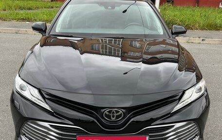 Toyota Camry, 2018 год, 2 700 000 рублей, 1 фотография