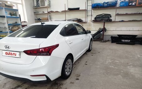 Hyundai Solaris II рестайлинг, 2019 год, 850 000 рублей, 4 фотография