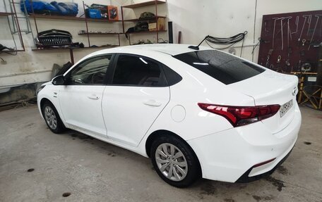 Hyundai Solaris II рестайлинг, 2019 год, 850 000 рублей, 3 фотография