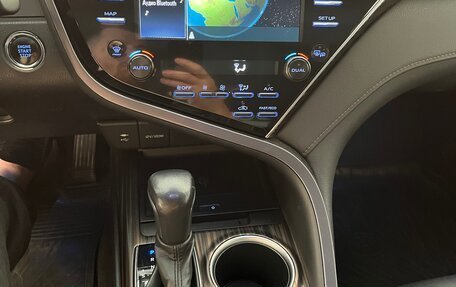 Toyota Camry, 2018 год, 2 700 000 рублей, 6 фотография