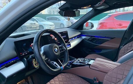 BMW 5 серия, 2024 год, 7 499 999 рублей, 12 фотография