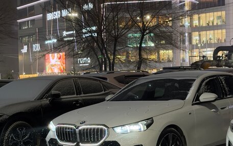BMW 5 серия, 2024 год, 7 499 999 рублей, 18 фотография