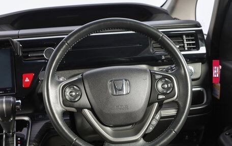 Honda Stepwgn IV, 2016 год, 1 999 000 рублей, 11 фотография