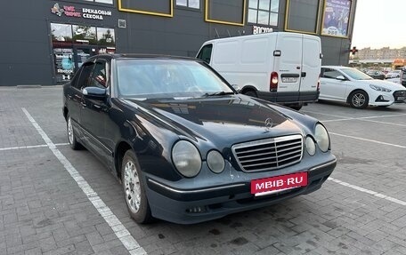 Mercedes-Benz E-Класс, 2000 год, 400 000 рублей, 3 фотография