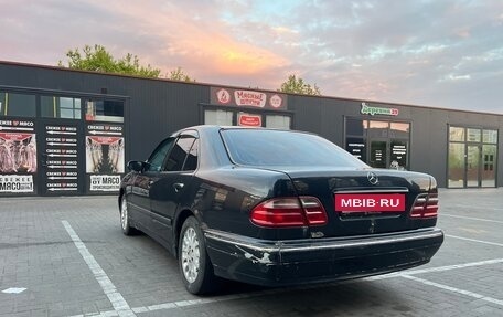 Mercedes-Benz E-Класс, 2000 год, 400 000 рублей, 6 фотография