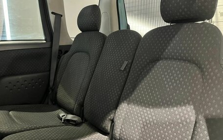 Toyota FunCargo, 2004 год, 550 000 рублей, 17 фотография
