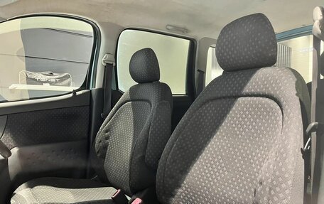Toyota FunCargo, 2004 год, 550 000 рублей, 16 фотография