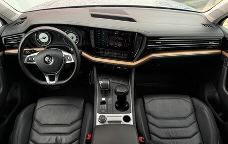 Volkswagen Touareg III, 2019 год, 4 530 000 рублей, 7 фотография