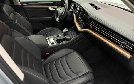Volkswagen Touareg III, 2019 год, 4 530 000 рублей, 18 фотография