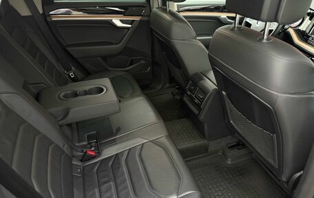 Volkswagen Touareg III, 2019 год, 4 530 000 рублей, 19 фотография
