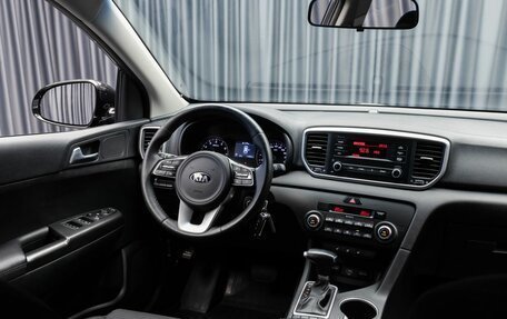 KIA Sportage IV рестайлинг, 2018 год, 2 399 000 рублей, 11 фотография