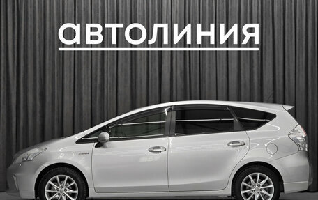 Toyota Prius Alpha I (ZVW40/41), 2011 год, 945 000 рублей, 3 фотография