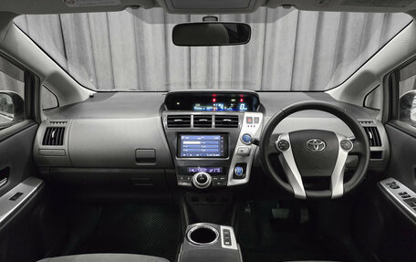 Toyota Prius Alpha I (ZVW40/41), 2011 год, 945 000 рублей, 9 фотография