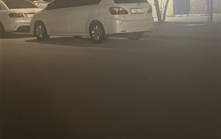 Toyota Ipsum II, 2004 год, 900 000 рублей, 2 фотография