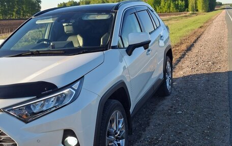 Toyota RAV4, 2019 год, 2 950 000 рублей, 3 фотография