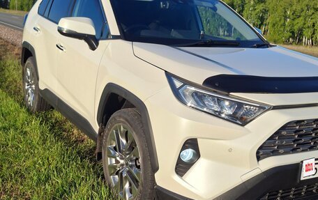 Toyota RAV4, 2019 год, 2 950 000 рублей, 6 фотография