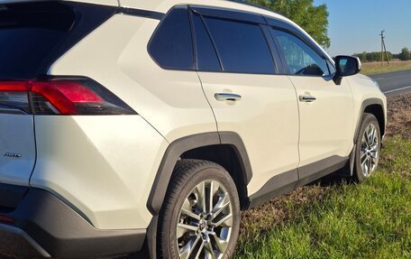 Toyota RAV4, 2019 год, 2 950 000 рублей, 12 фотография