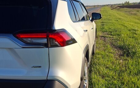 Toyota RAV4, 2019 год, 2 950 000 рублей, 13 фотография