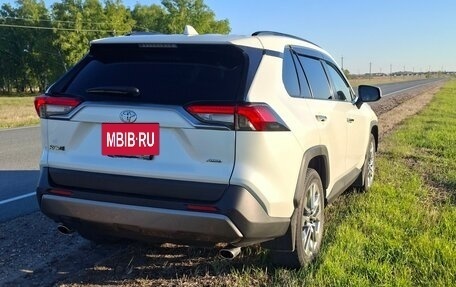 Toyota RAV4, 2019 год, 2 950 000 рублей, 14 фотография