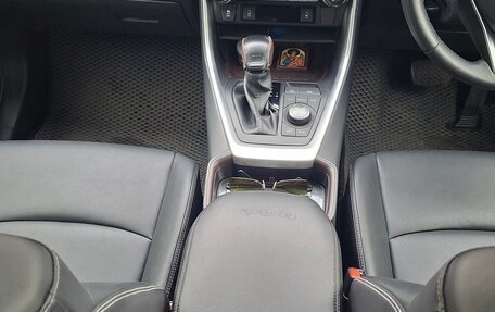 Toyota RAV4, 2019 год, 2 950 000 рублей, 28 фотография
