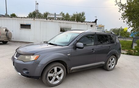 Mitsubishi Outlander III рестайлинг 3, 2007 год, 780 000 рублей, 2 фотография