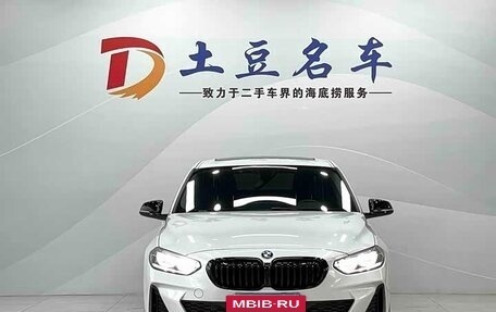 BMW 1 серия, 2023 год, 1 900 000 рублей, 11 фотография