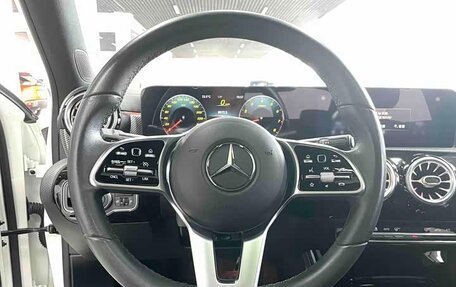 Mercedes-Benz A-Класс, 2022 год, 2 150 000 рублей, 10 фотография