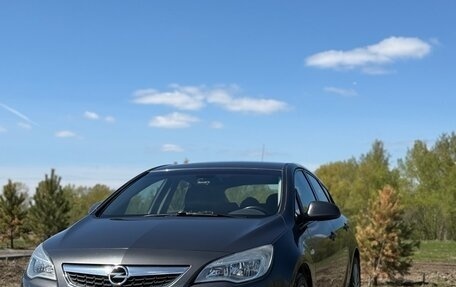 Opel Astra J, 2011 год, 850 000 рублей, 2 фотография