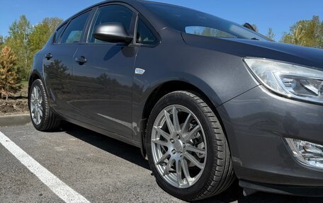 Opel Astra J, 2011 год, 850 000 рублей, 14 фотография