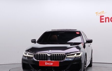 BMW 5 серия, 2023 год, 3 950 000 рублей, 2 фотография