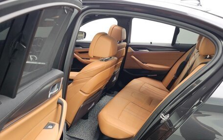 BMW 5 серия, 2023 год, 3 950 000 рублей, 24 фотография
