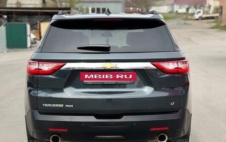 Chevrolet Traverse II, 2018 год, 2 300 000 рублей, 6 фотография