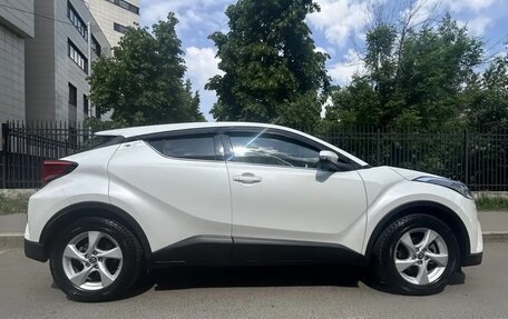 Toyota C-HR I рестайлинг, 2018 год, 2 399 000 рублей, 3 фотография