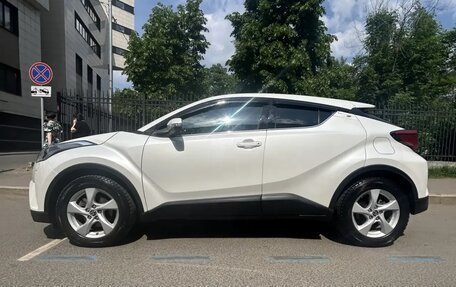 Toyota C-HR I рестайлинг, 2018 год, 2 399 000 рублей, 4 фотография