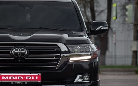 Toyota Land Cruiser 200, 2017 год, 6 550 000 рублей, 4 фотография