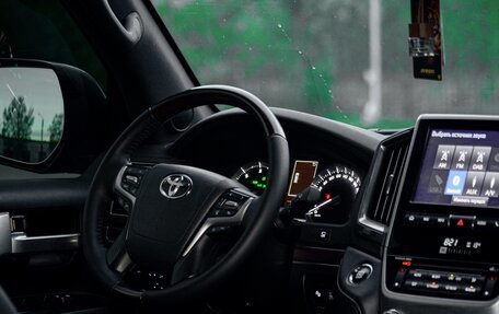 Toyota Land Cruiser 200, 2017 год, 6 550 000 рублей, 11 фотография