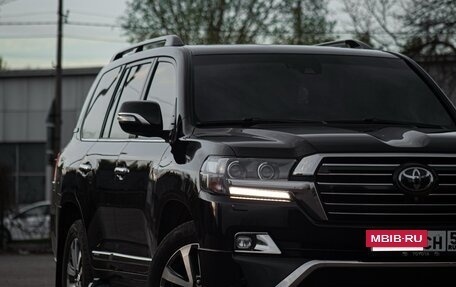 Toyota Land Cruiser 200, 2017 год, 6 550 000 рублей, 10 фотография