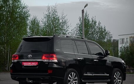 Toyota Land Cruiser 200, 2017 год, 6 550 000 рублей, 6 фотография